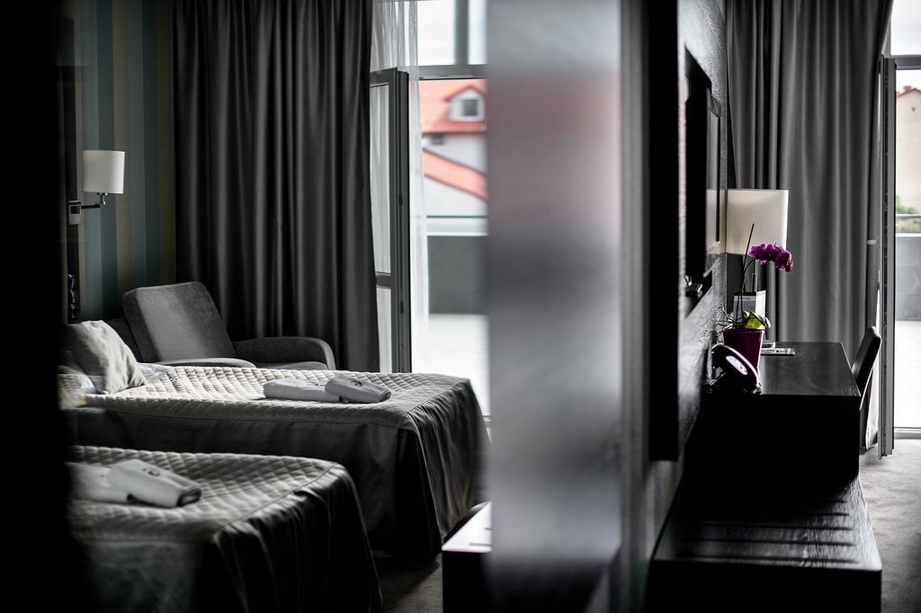 Grafit Hotel Kostomloty Pierwsze