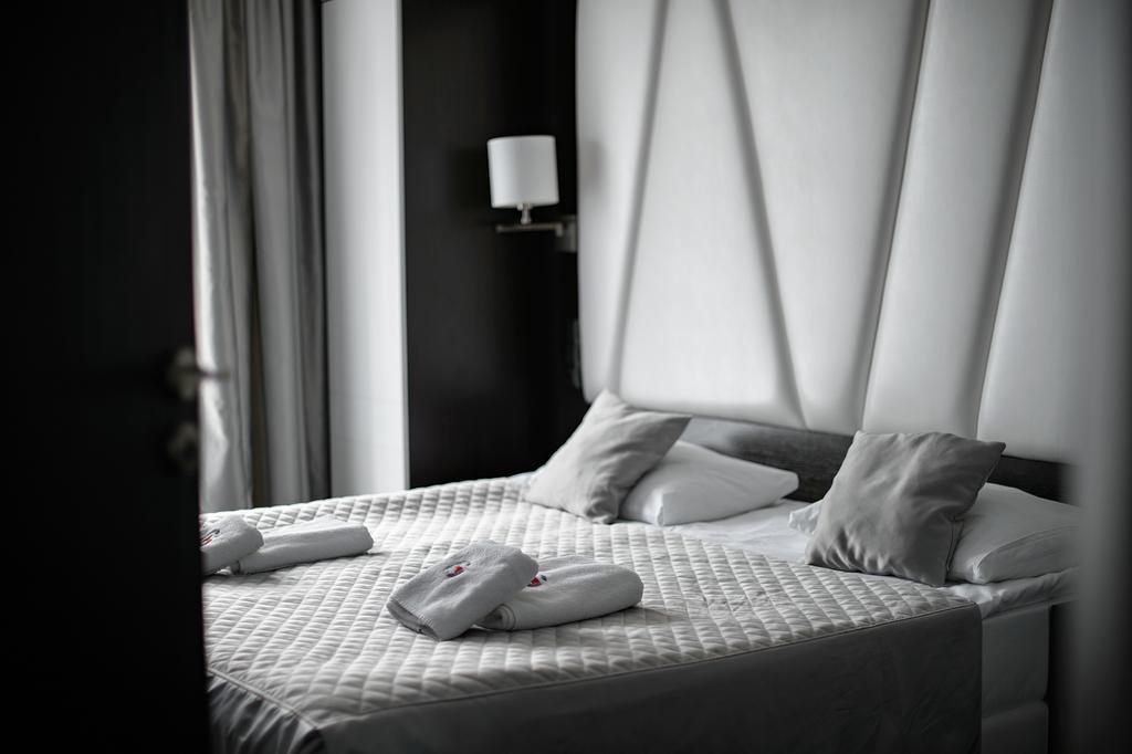 Hotel Grafit Kostomloty Pierwsze